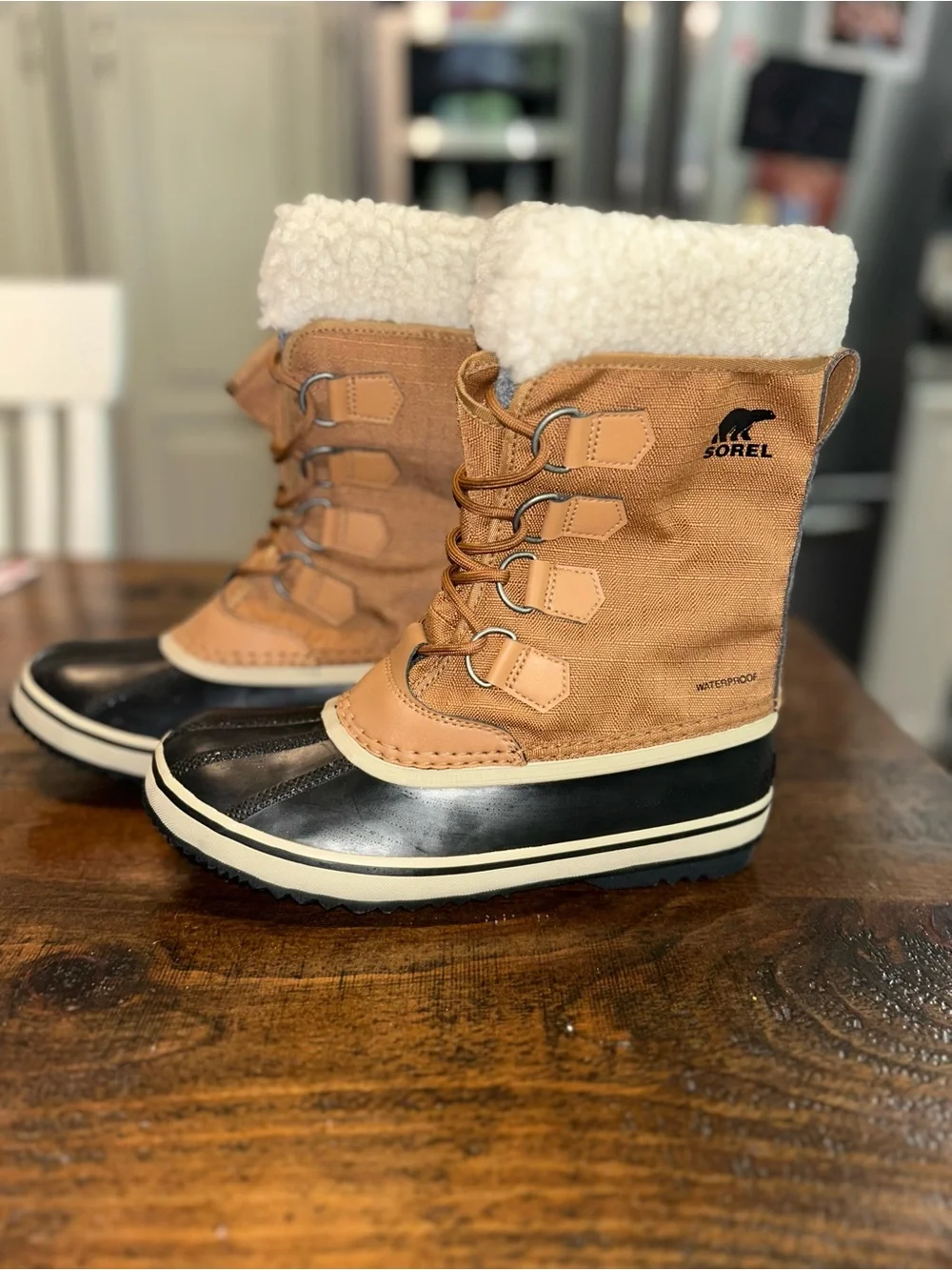 Sorel Caribou Waterproof Lace-Up Snow Boots Beige/Black Mid-Calf Women’s 7